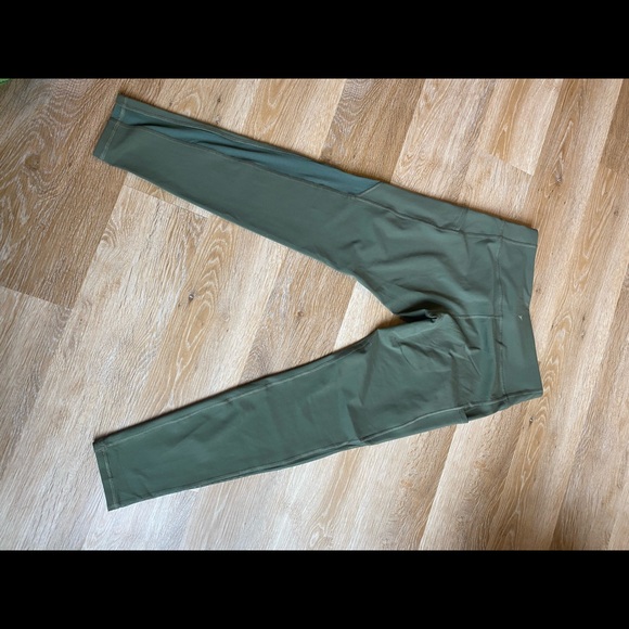 Old Navy active green mesh side leggings - Picture 2 of 3